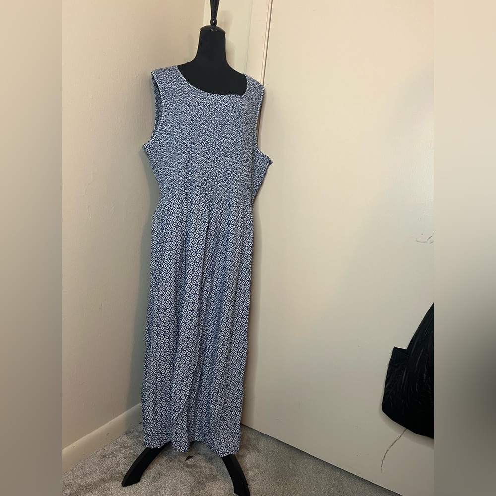 Croft & Barrow Smocked Dress – 3X
FREE BONUS: Jones New York Skort (XXXL) - Picture 2 of 9